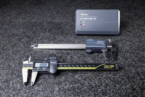 Digitális tolómérő U-WAVE készletben 0-150/0,01mm. Tolómérő (500-161-30) adó (264-621) és csatlakozó egység (02AZF300) Mitutoyo 500-161-30-IEEE